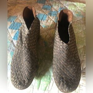 Bernie Met Wedge Gem Slip on shoes. Size 39. Good condition